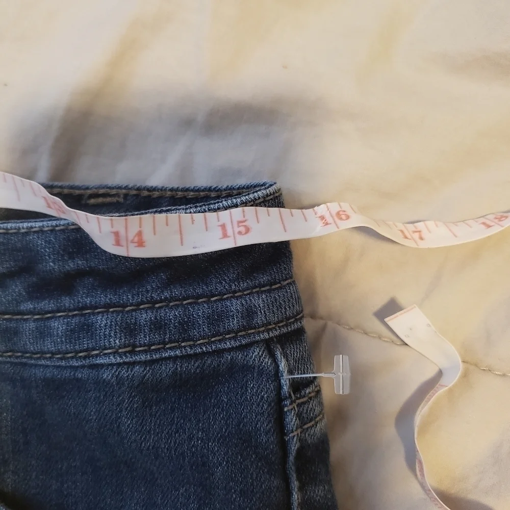 A.N.A. Denim Jean Shorts Medium Wash 5 Pocket Women's 4 Booty Summer Everyday